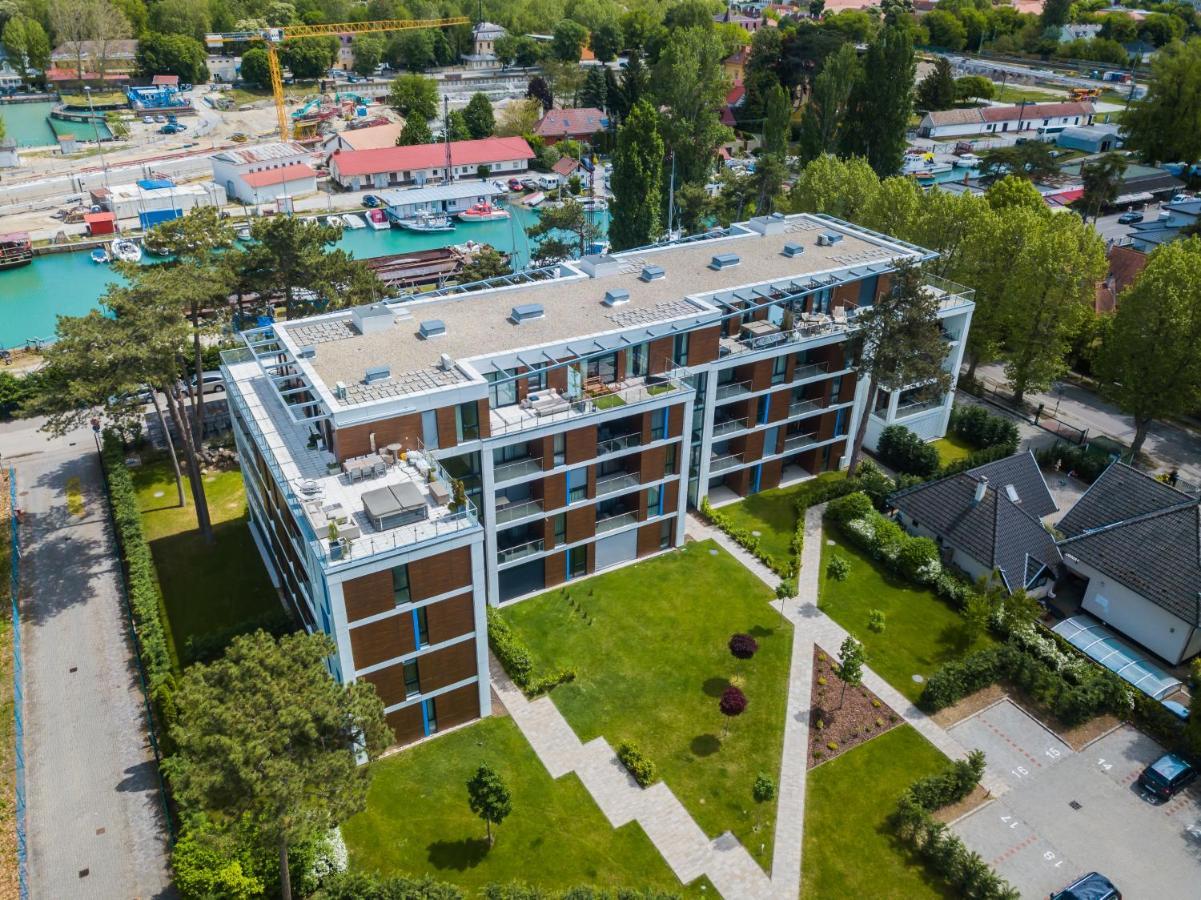 Mf Port Azur Wellness Apartments Шиофок Экстерьер фото