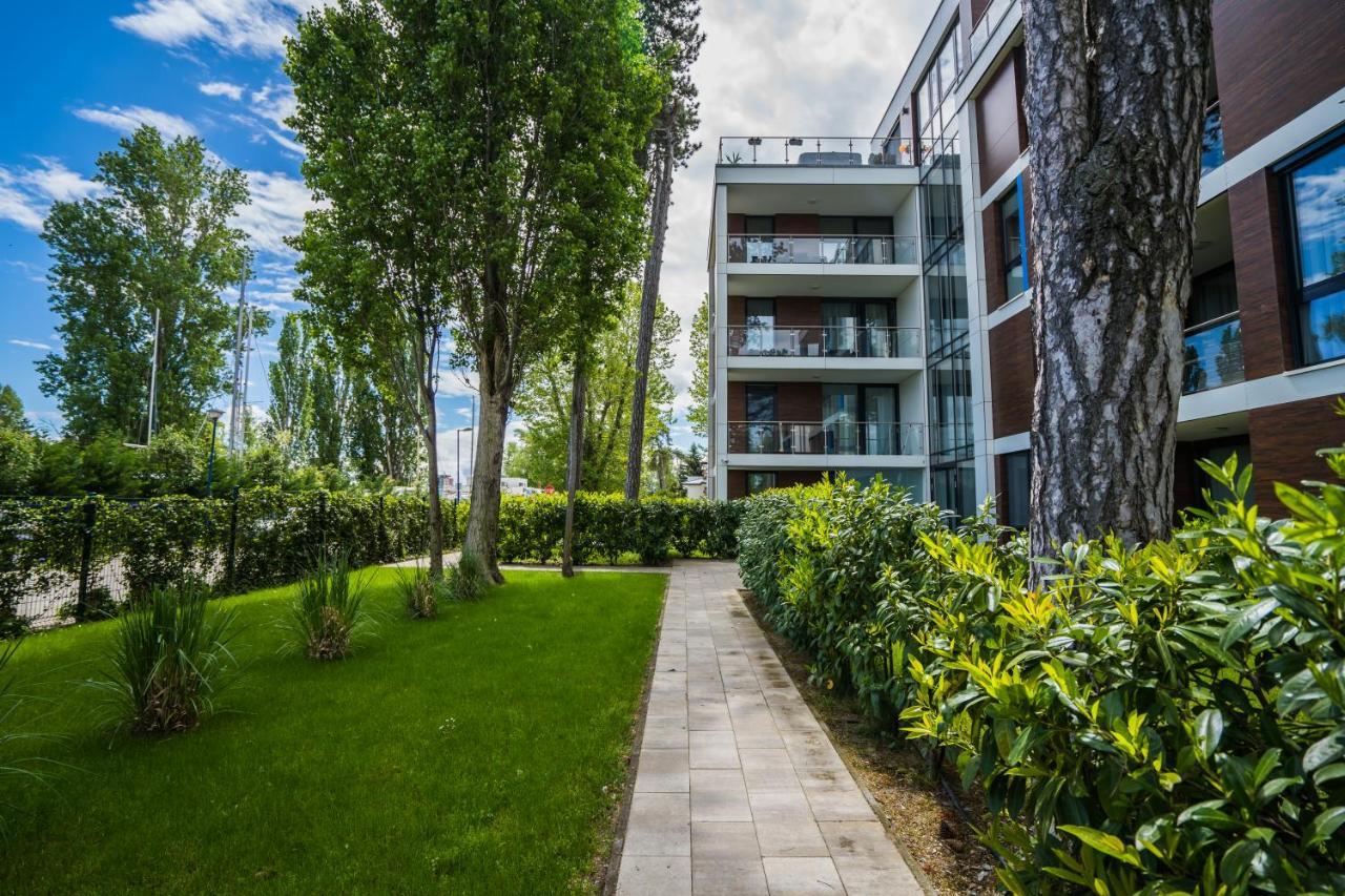 Mf Port Azur Wellness Apartments Шиофок Экстерьер фото